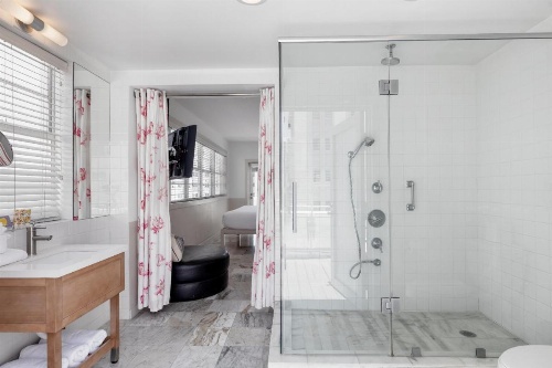 Townhouse Hotel by LuxUrban, Trademark Collection by Wyndham image 17